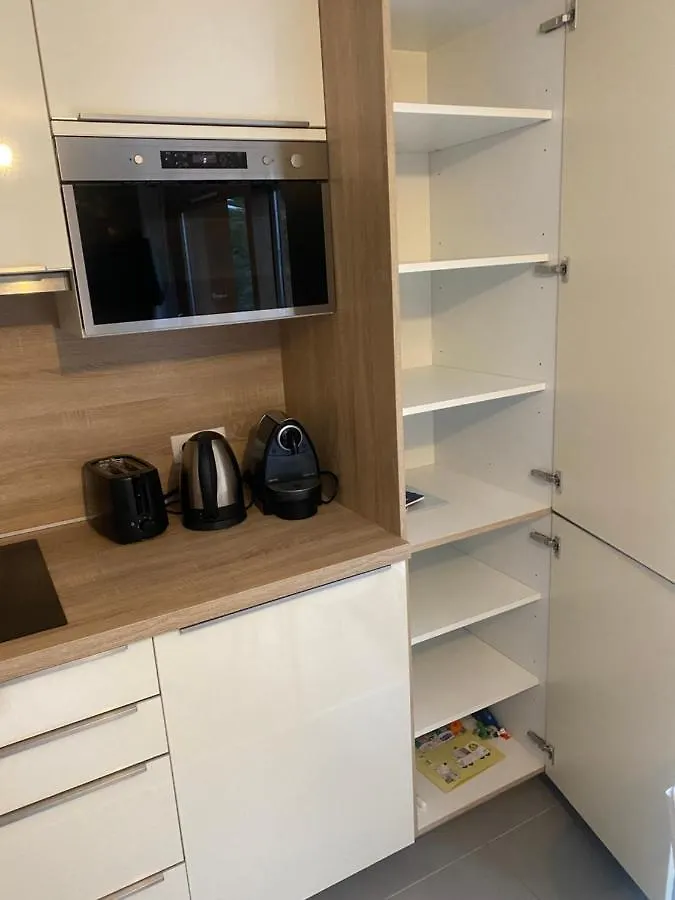Meribel 2 Pieces Avec Cabine, Centre, Proche Commerce Et Pistes Avec Parking Et Wifi Etat Neuf Les Allues Apartmán